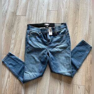 Torrid Women's Bombshell Skinny Jeans